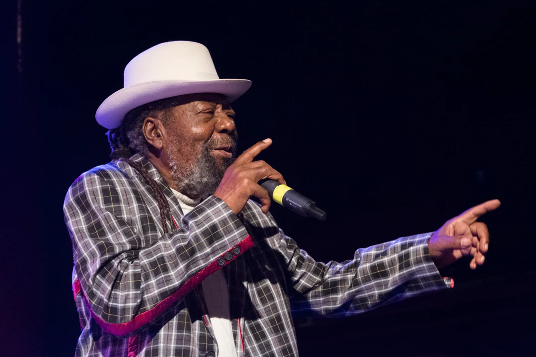 TBT: Cuando las leyendas jamaicanas hacen magia - Lee Perry &amp; U-Roy